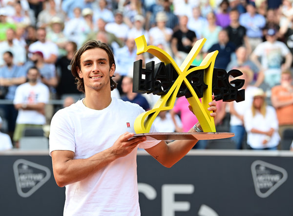 的卓越表现 的卓越表现