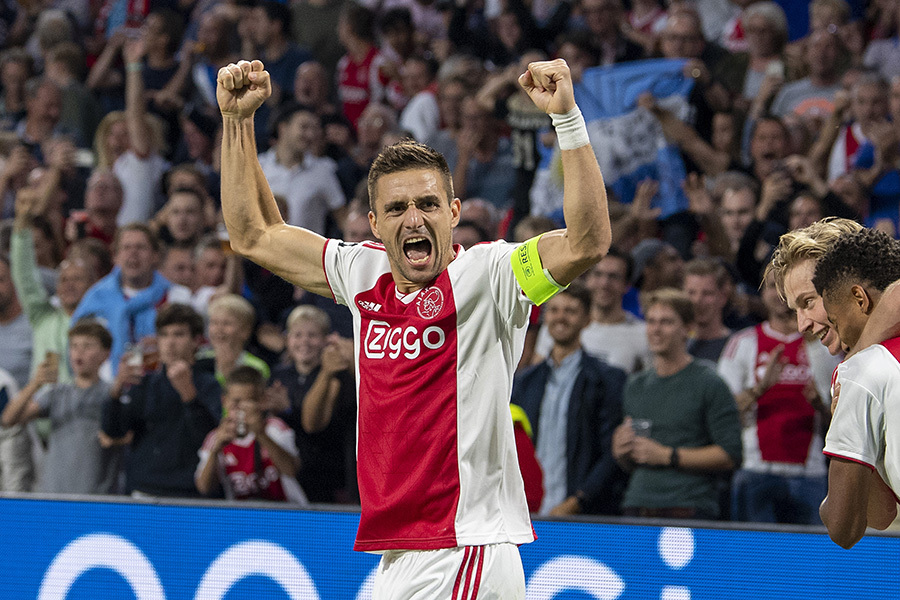 他与队友的 他与队友的